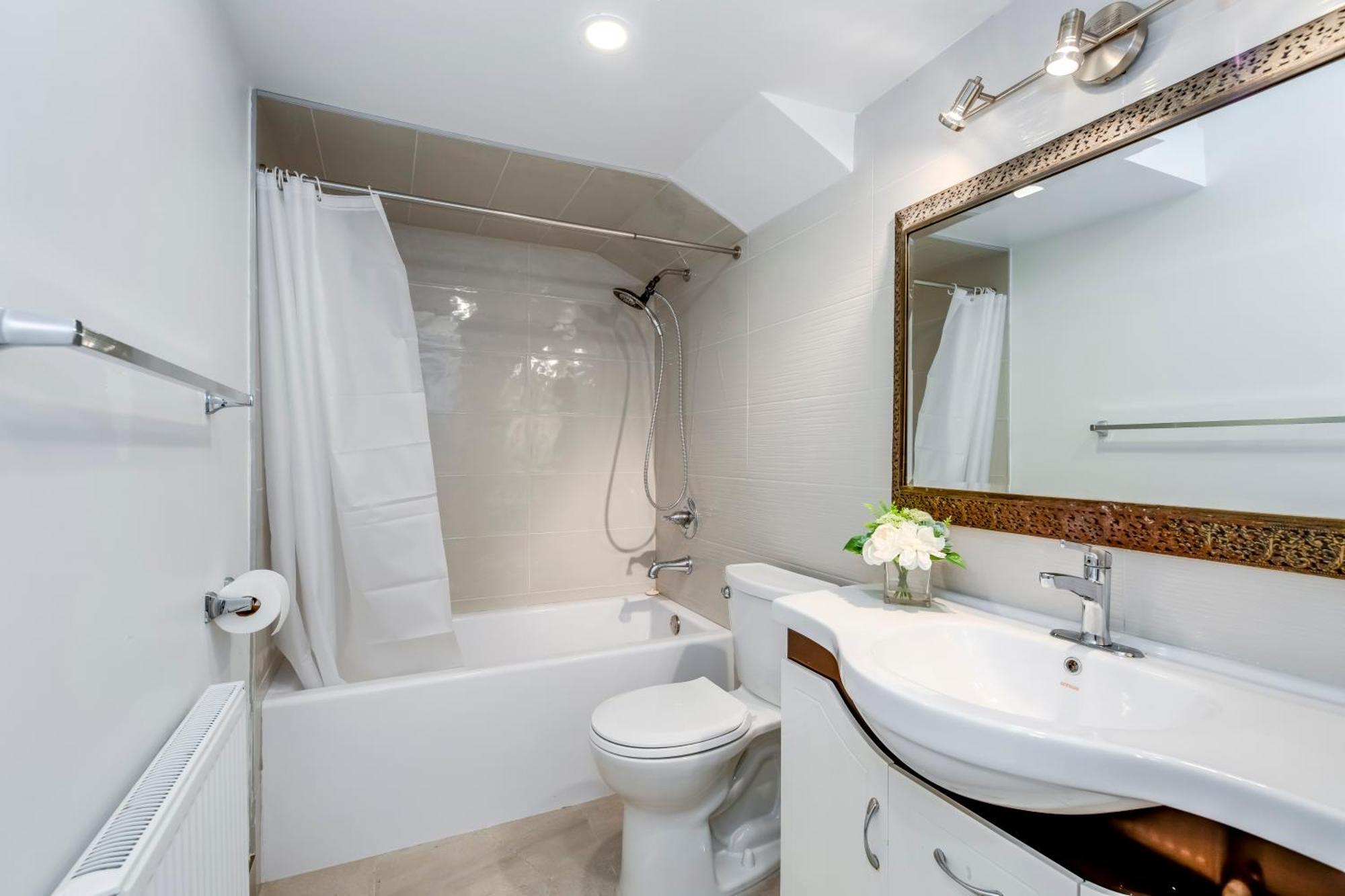Midtown 2 Bedroom *