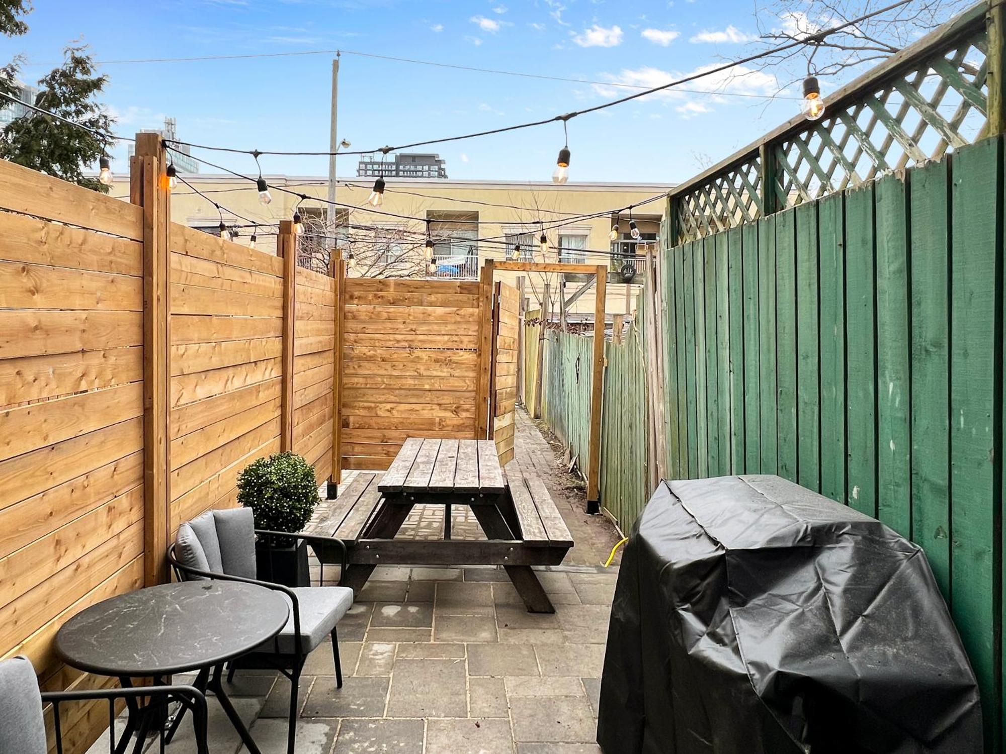 Apartment Historic Old Victorian With Deck And Parking *
