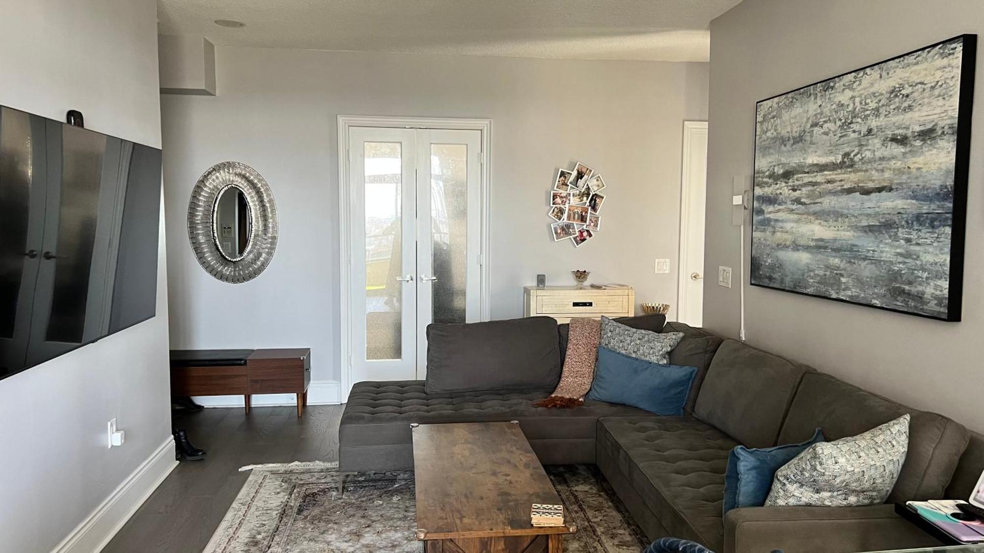 - With Yonge Street View And 3 Star Amenities * Toronto