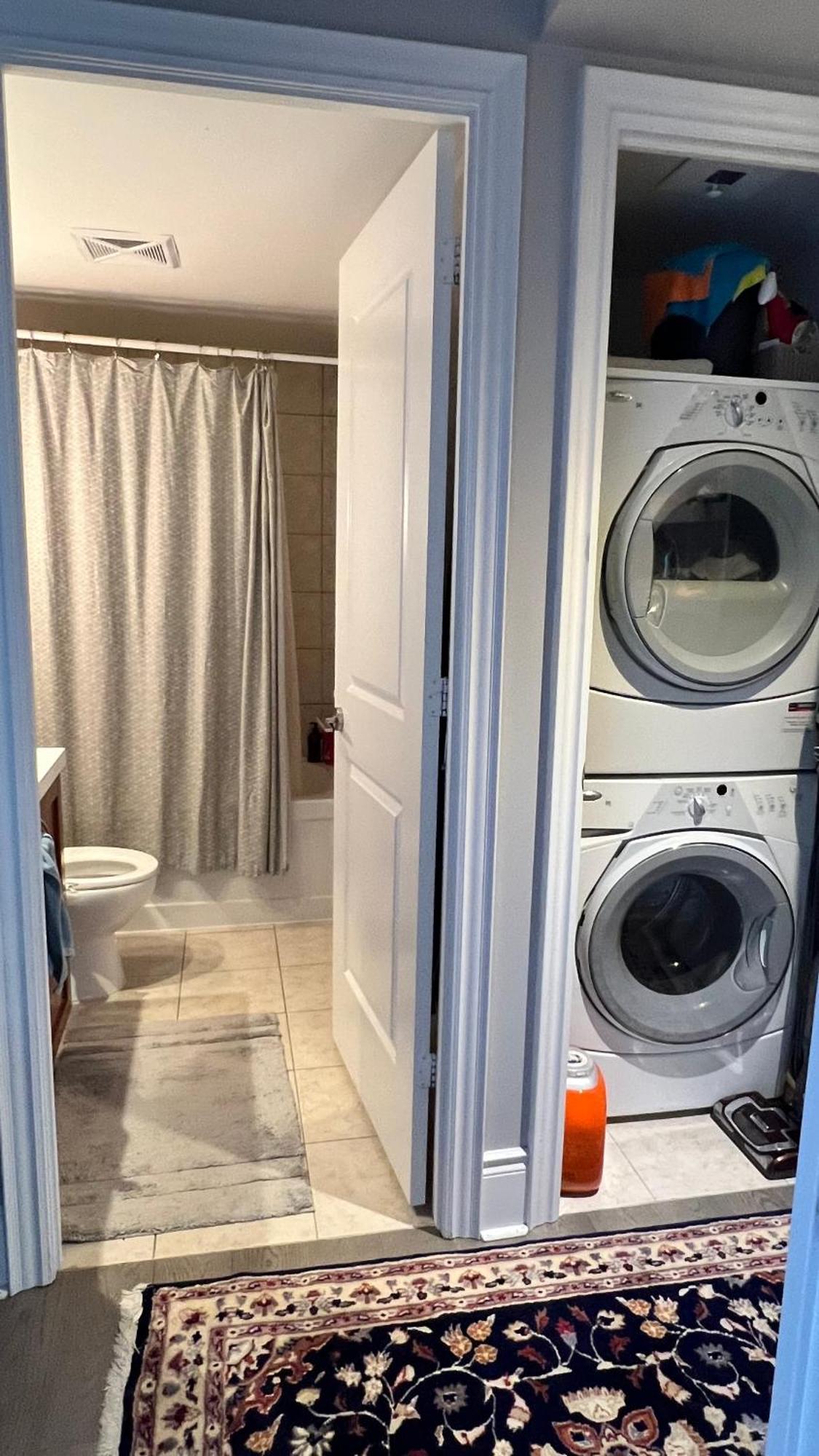 - With Yonge Street View And 3 Star Amenities *