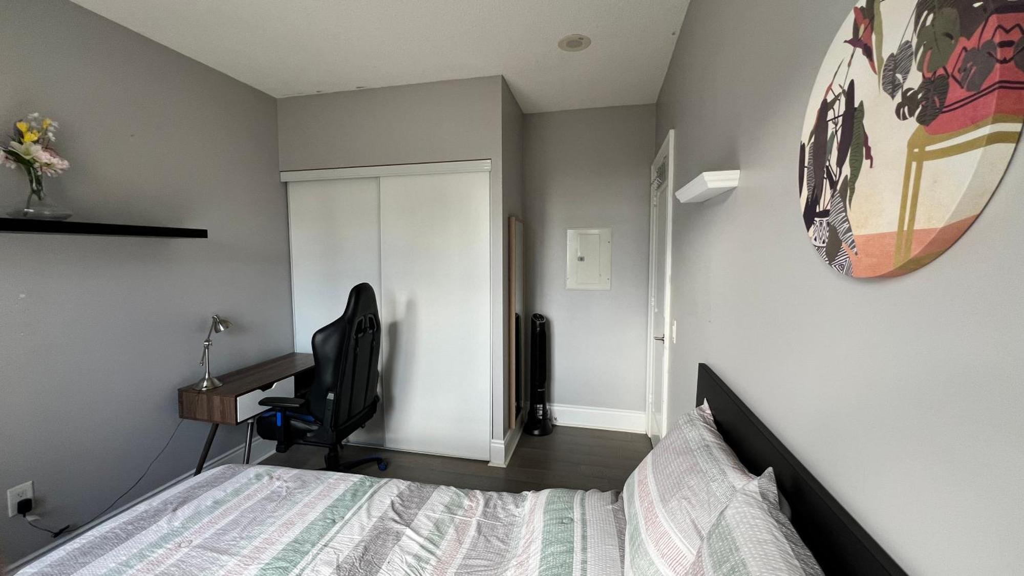 Homestay - With Yonge Street View And 3 Star Amenities *