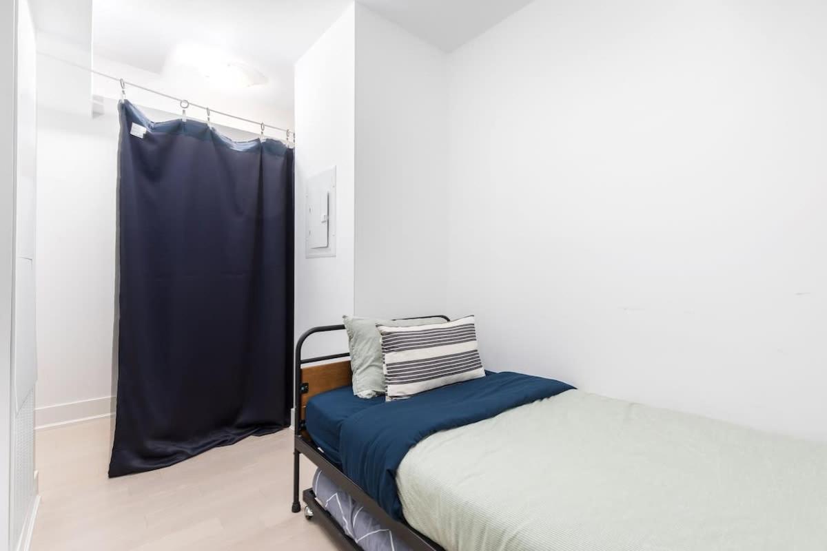 Practical Downtown 3 Beds Uoft Apartment Toronto