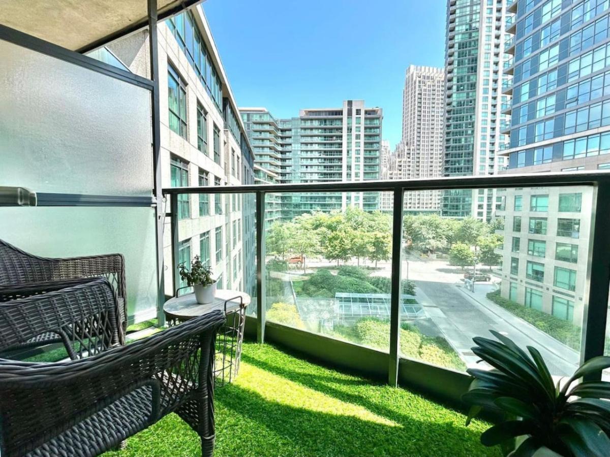 Stylish 1br With Balcony, Parking In Down Town Toronto