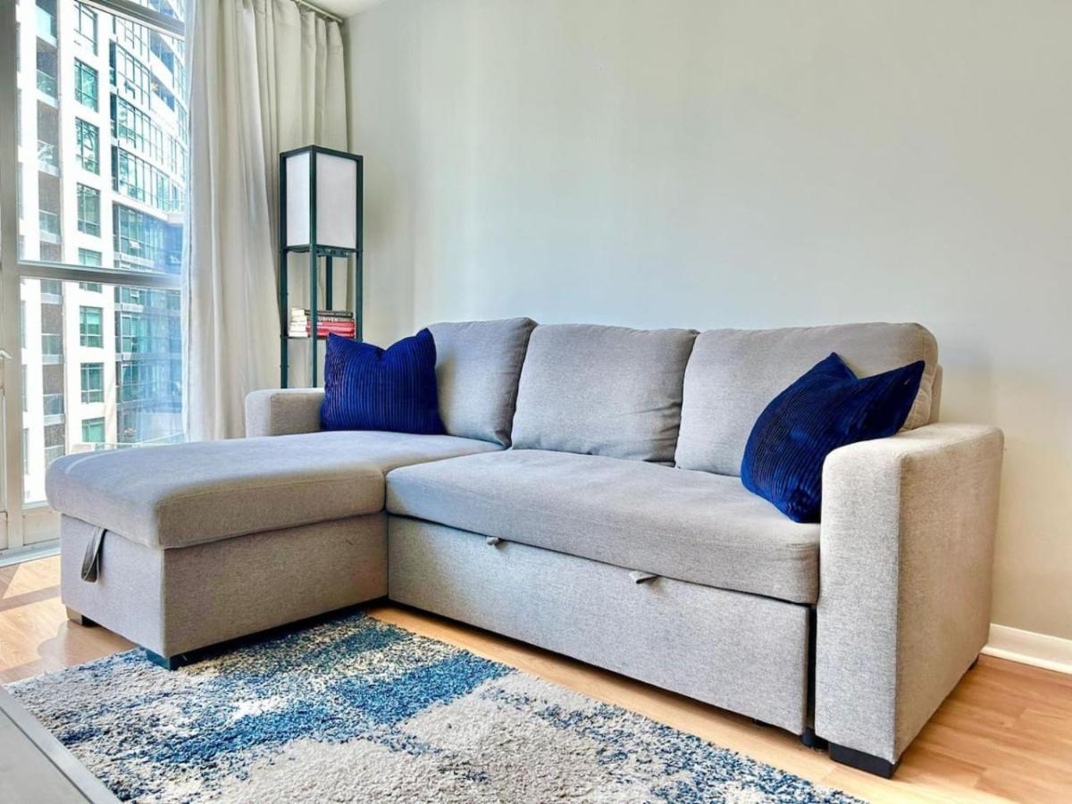 Stylish 1br With Balcony, Parking In Down Town Toronto