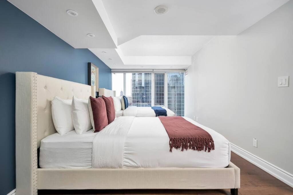 Apartment Centrally Located 2 Bd 2 Bth With Parking