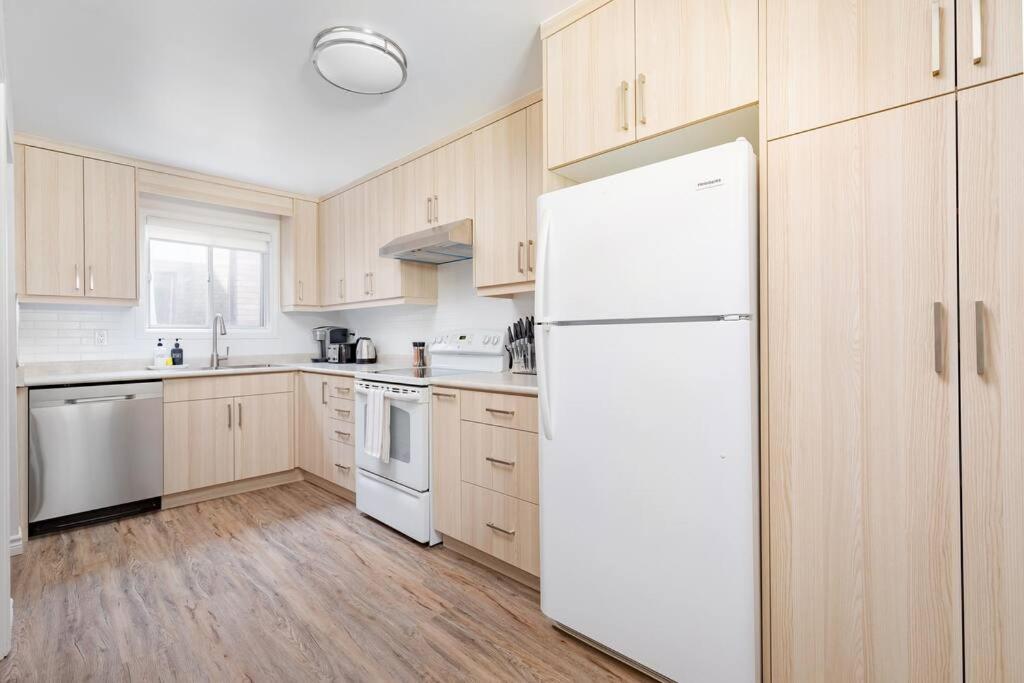 Apartment Charming 4 Bed With 2parking