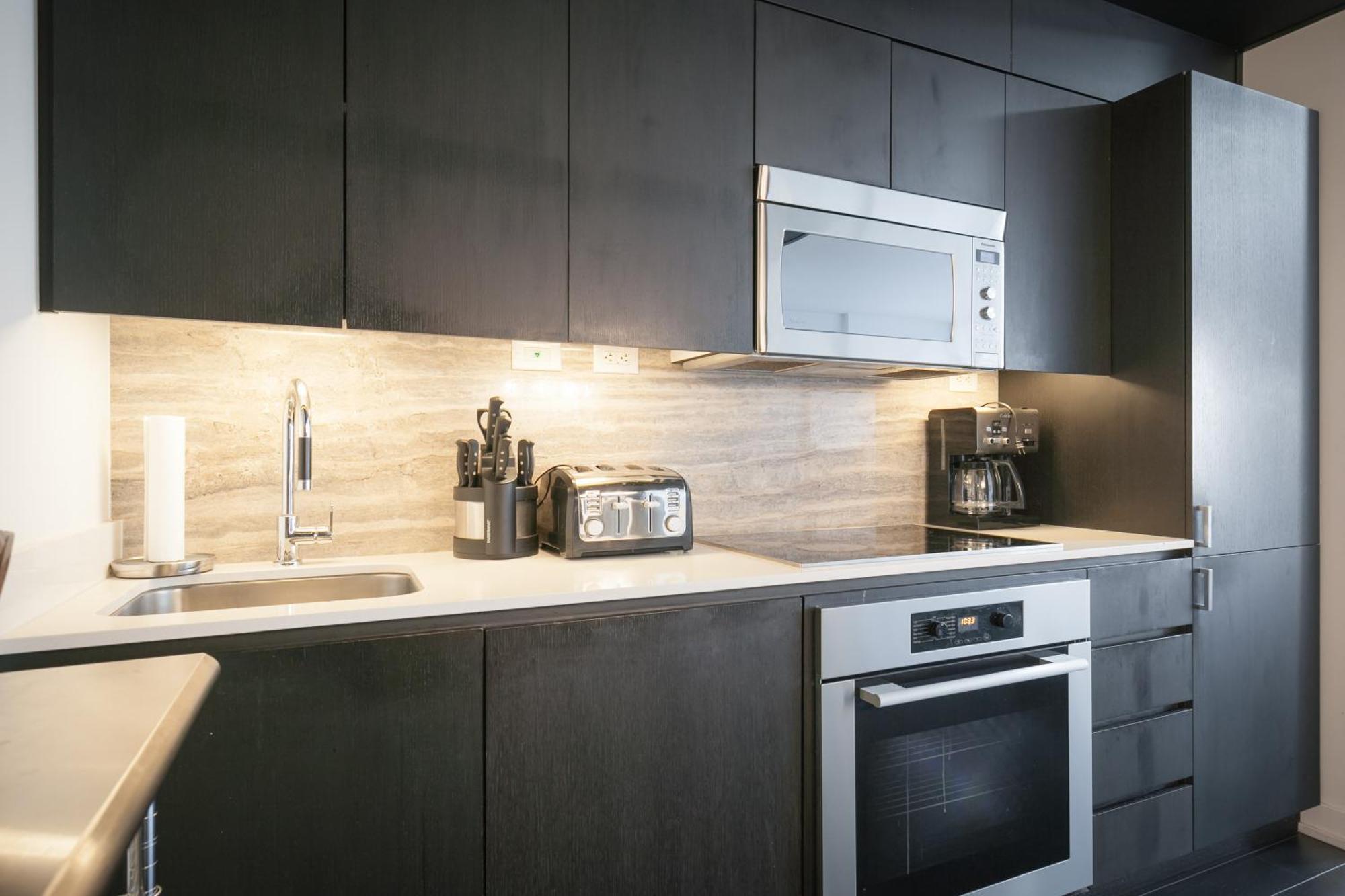 4br Townhouse Premium Double Story Loft Townhouse Apartment *