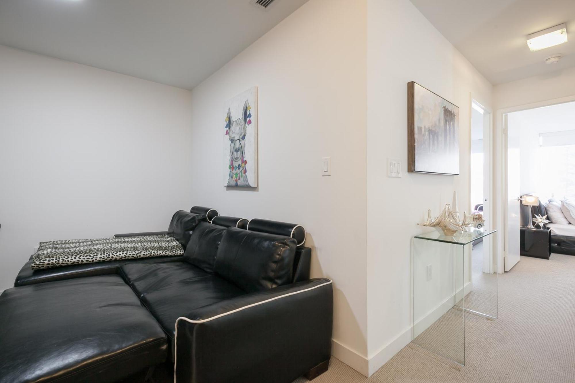 Apartment 4br Townhouse Premium Double Story Loft Townhouse Toronto