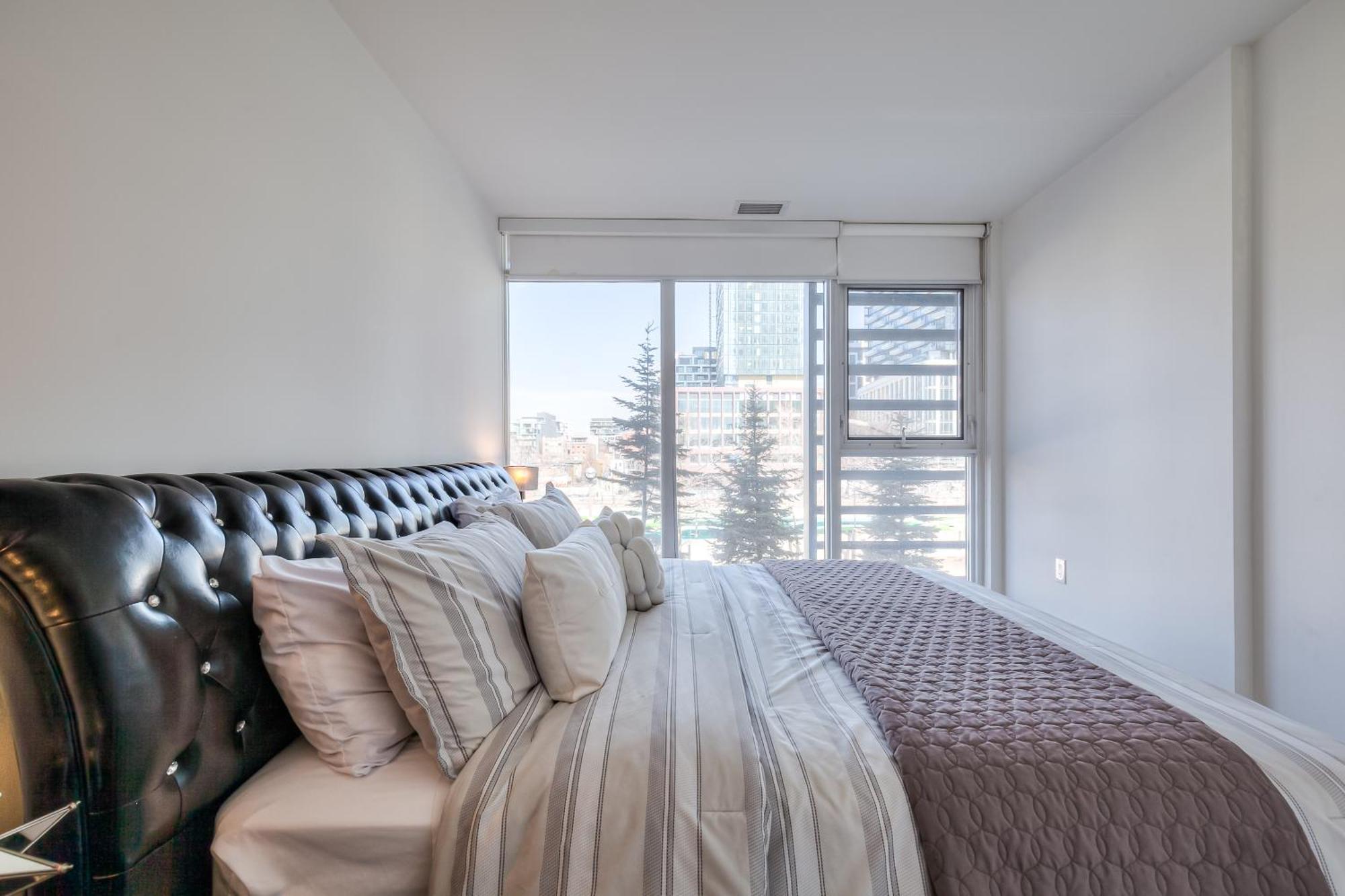 4br Townhouse Premium Double Story Loft Townhouse * Toronto