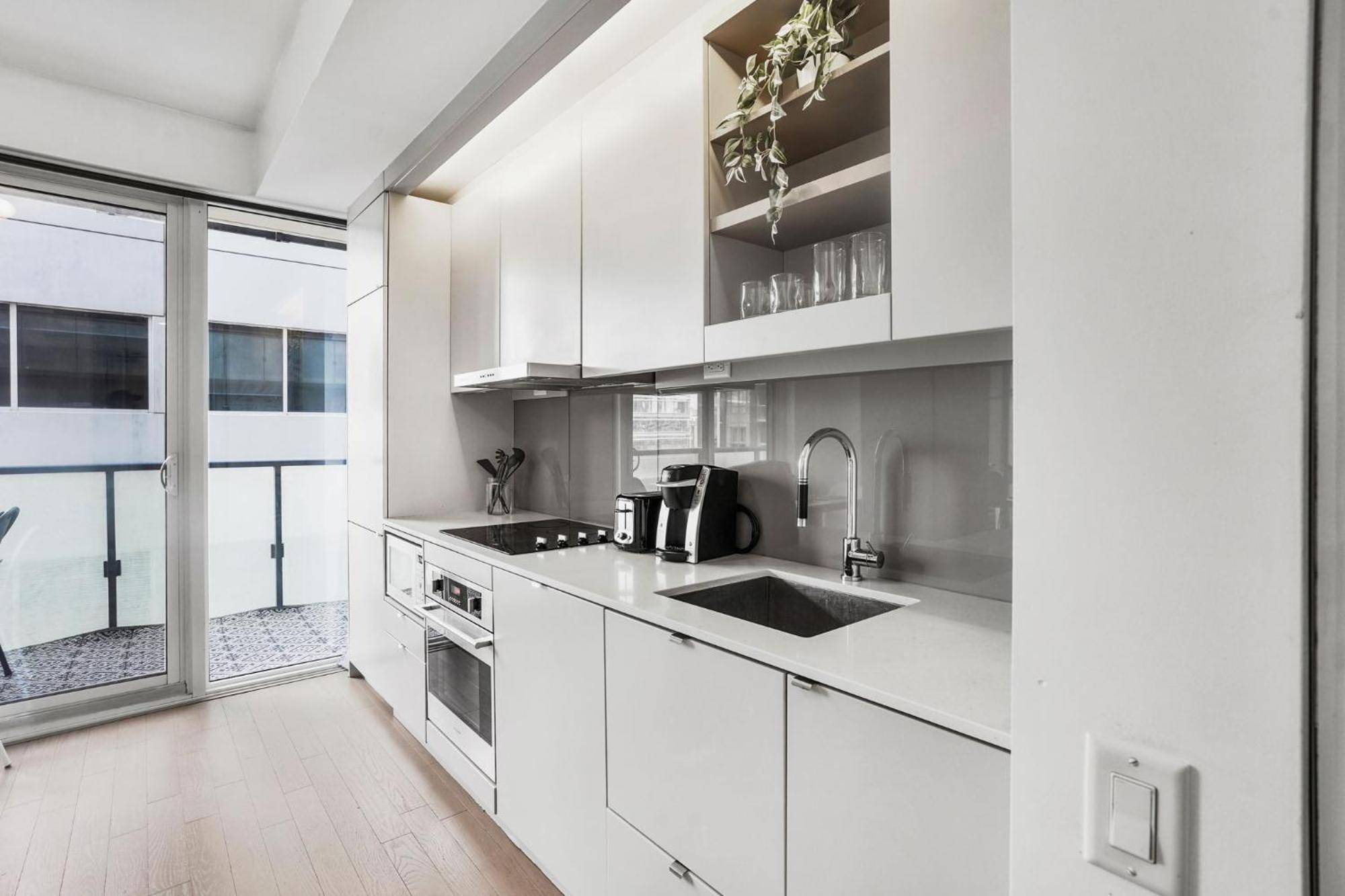 Toronto Luxe Suite - Location Score 10 - Easter Retreat Apartment *