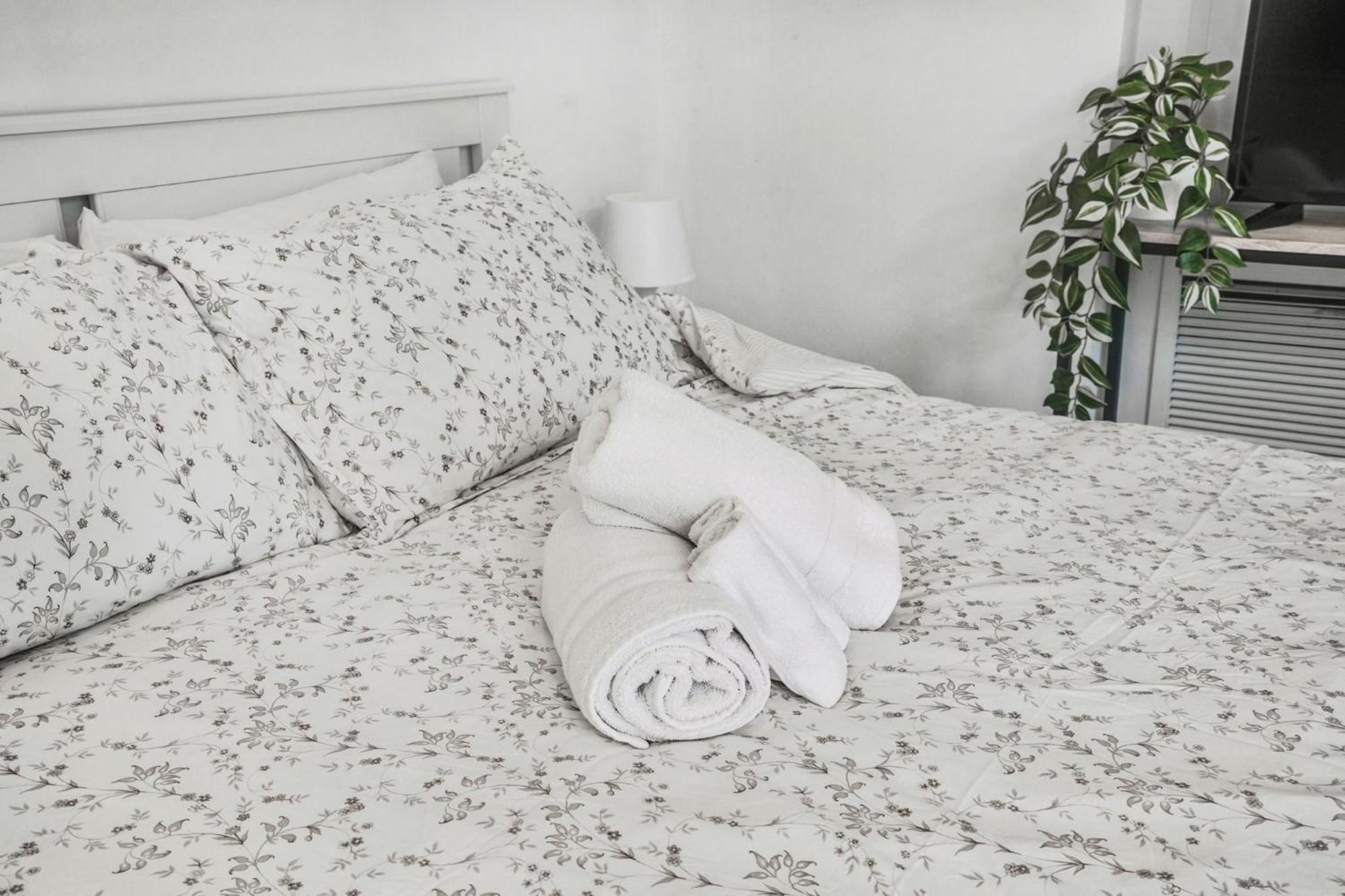 Toronto Luxe Suite - Location Score 10 - Easter Retreat Apartment Toronto