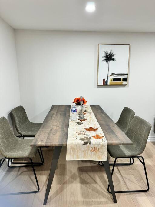 Renovated - Private Entrance & Kitchen - 1 Bedroom *