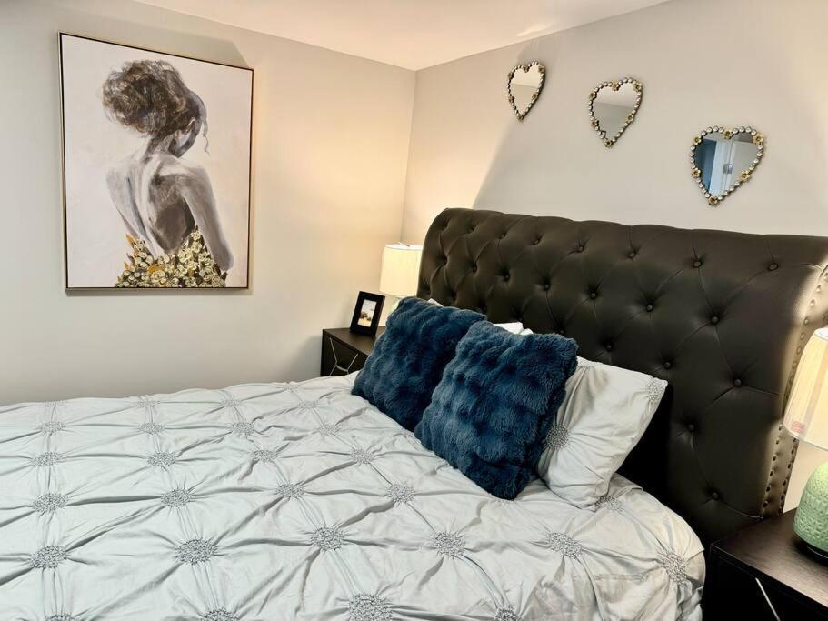 Renovated - Private Entrance & Kitchen - 1 Bedroom Apartment *