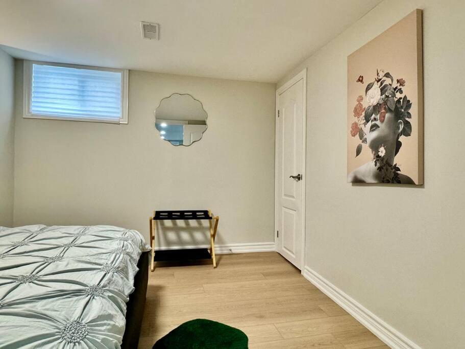 Apartment Renovated - Private Entrance & Kitchen - 1 Bedroom Toronto