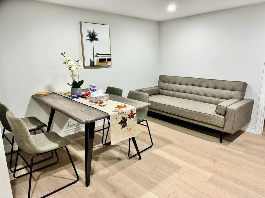 Renovated - Private Entrance & Kitchen - 1 Bedroom Apartment