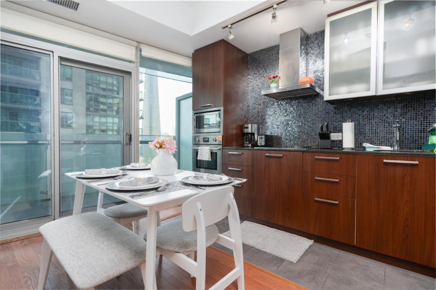 Peter St Apartment