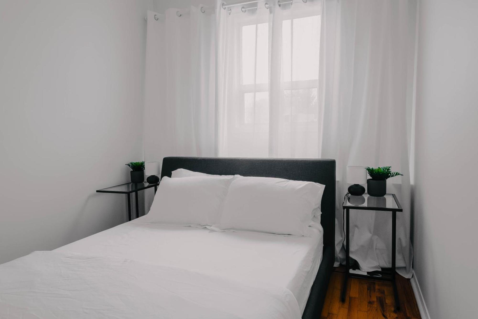 Lum The Queen Hotel