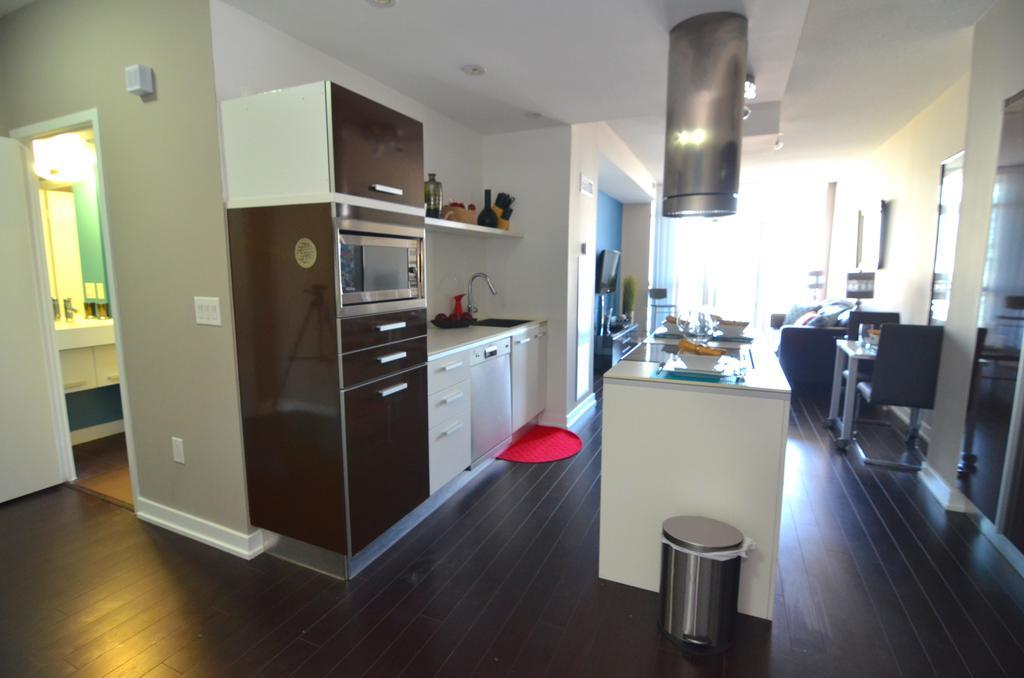 Escape - Lakeshore- 38 Dan Leckie Way * Toronto