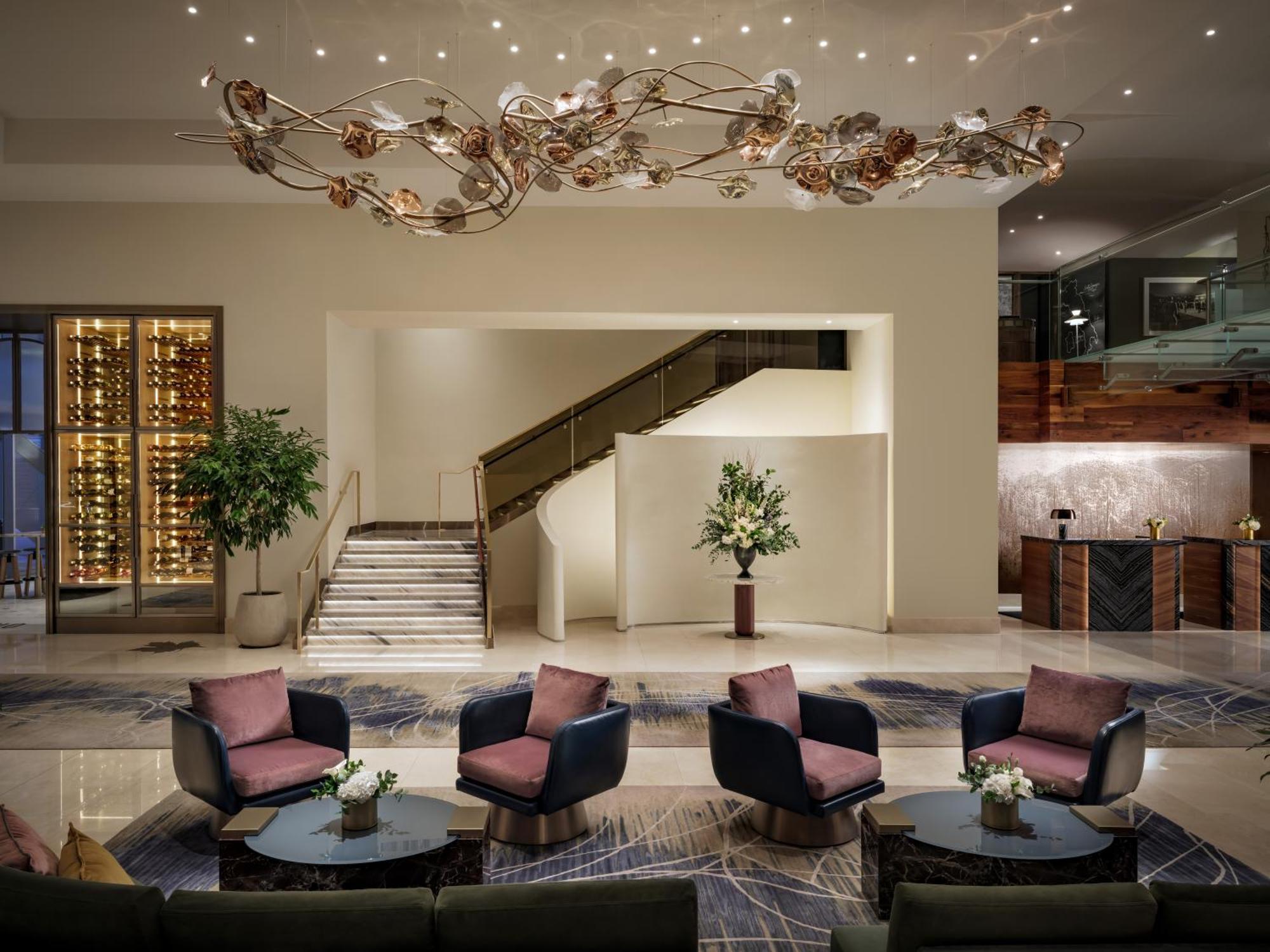 The Ritz-carlton, Hotel 5*