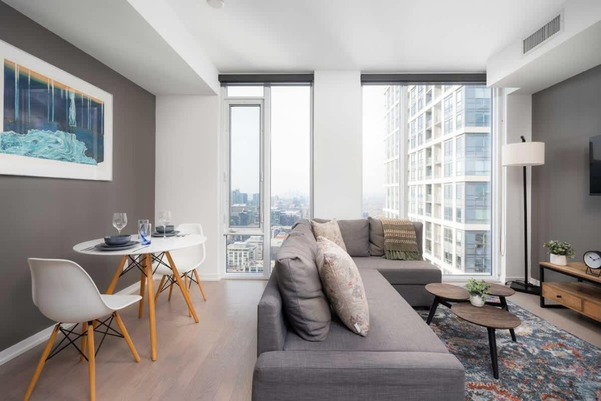 Sunset Views In Chic By Cn Tower Apartment *