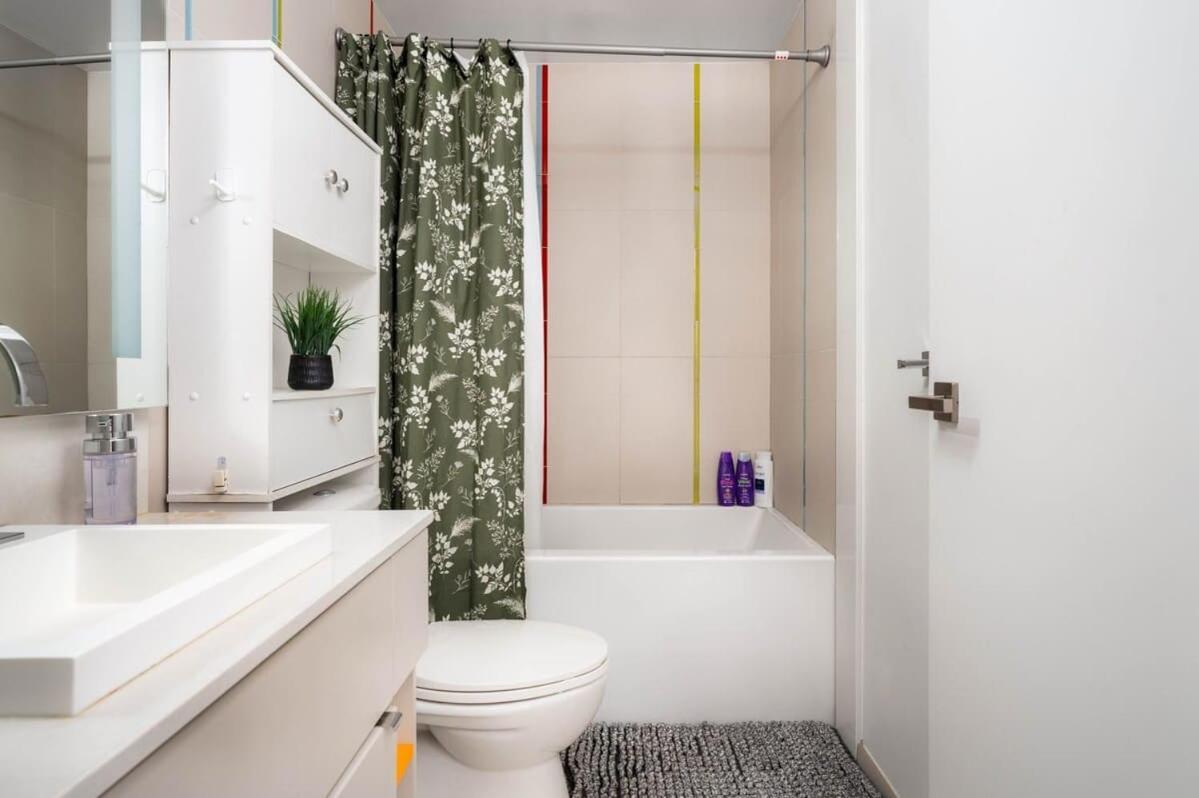 Midsize 1bd In Downtown Core * Toronto