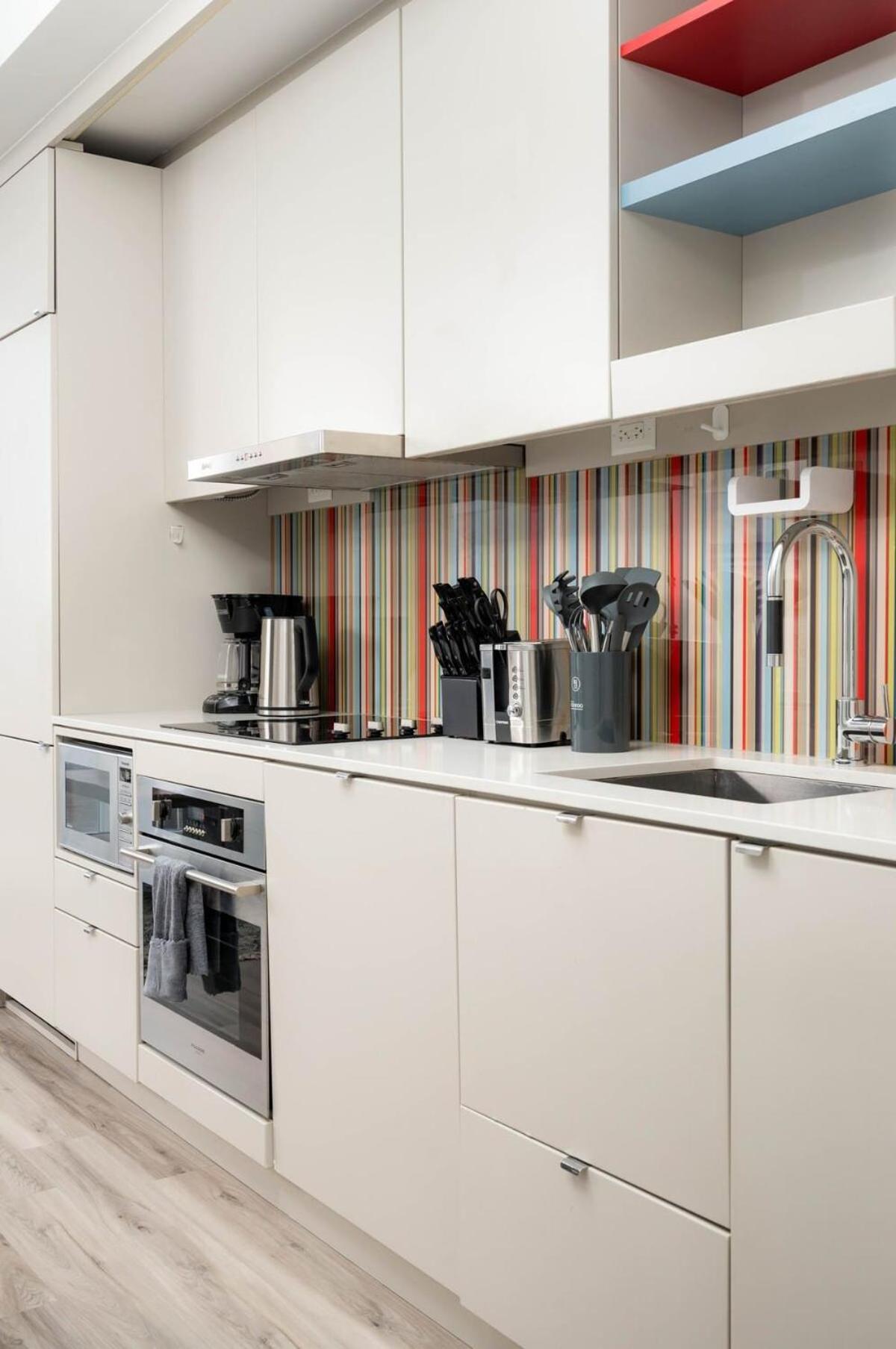Apartment Midsize 1bd In Downtown Core *