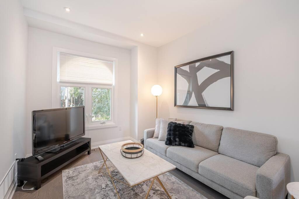 Villa Brand New Luxury 5 Bed Oasis In The Heart Downtown *