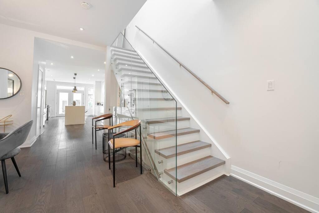 Brand New Luxury 5 Bed Oasis In The Heart Downtown Toronto