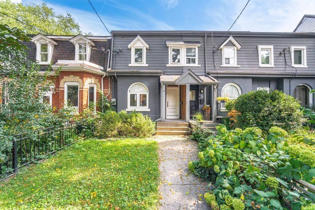 Brand New Luxury 5 Bed Oasis In The Heart Downtown Villa