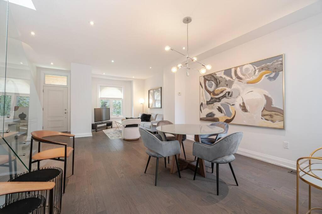 Brand New Luxury 5 Bed Oasis In The Heart Downtown Villa *