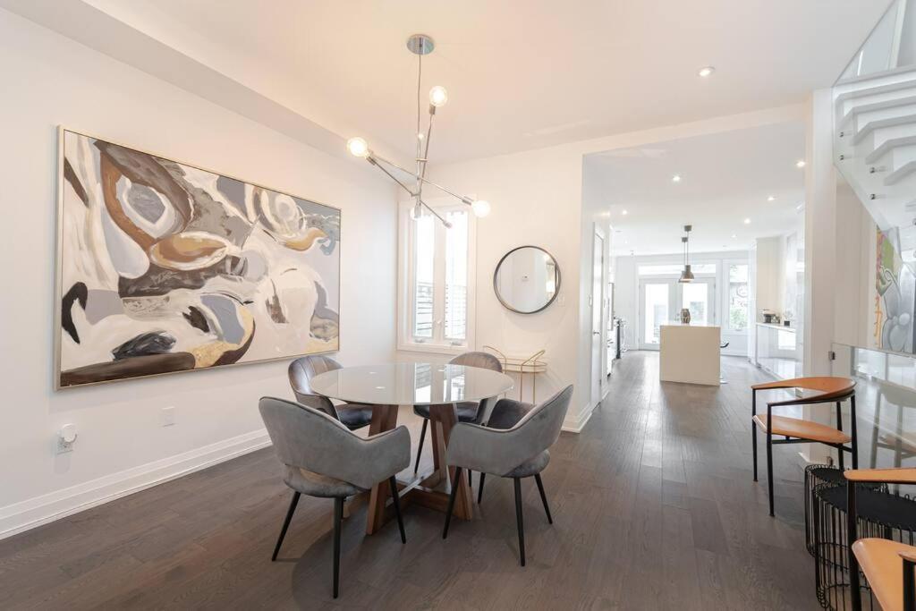 Brand New Luxury 5 Bed Oasis In The Heart Downtown *