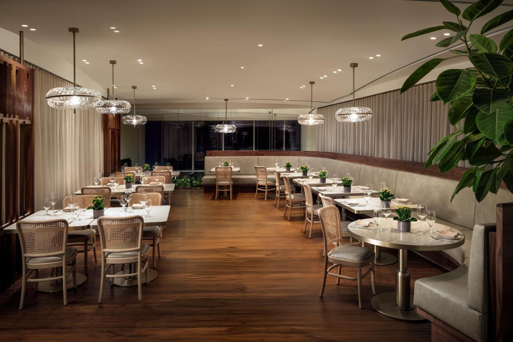 The Ritz-carlton, Hotel