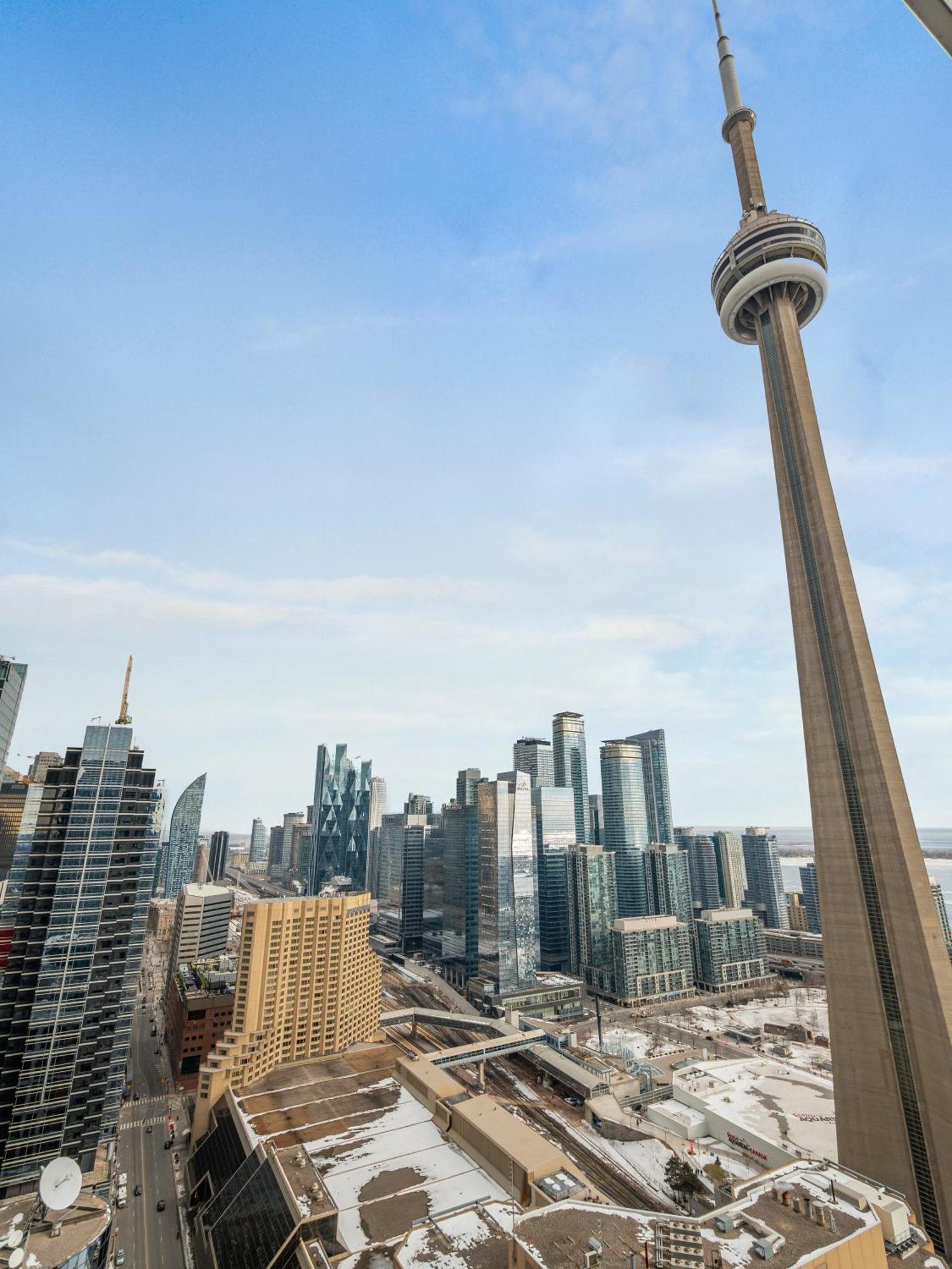 Forma - Downtown - Cn Tower & Rogers Centre * Toronto