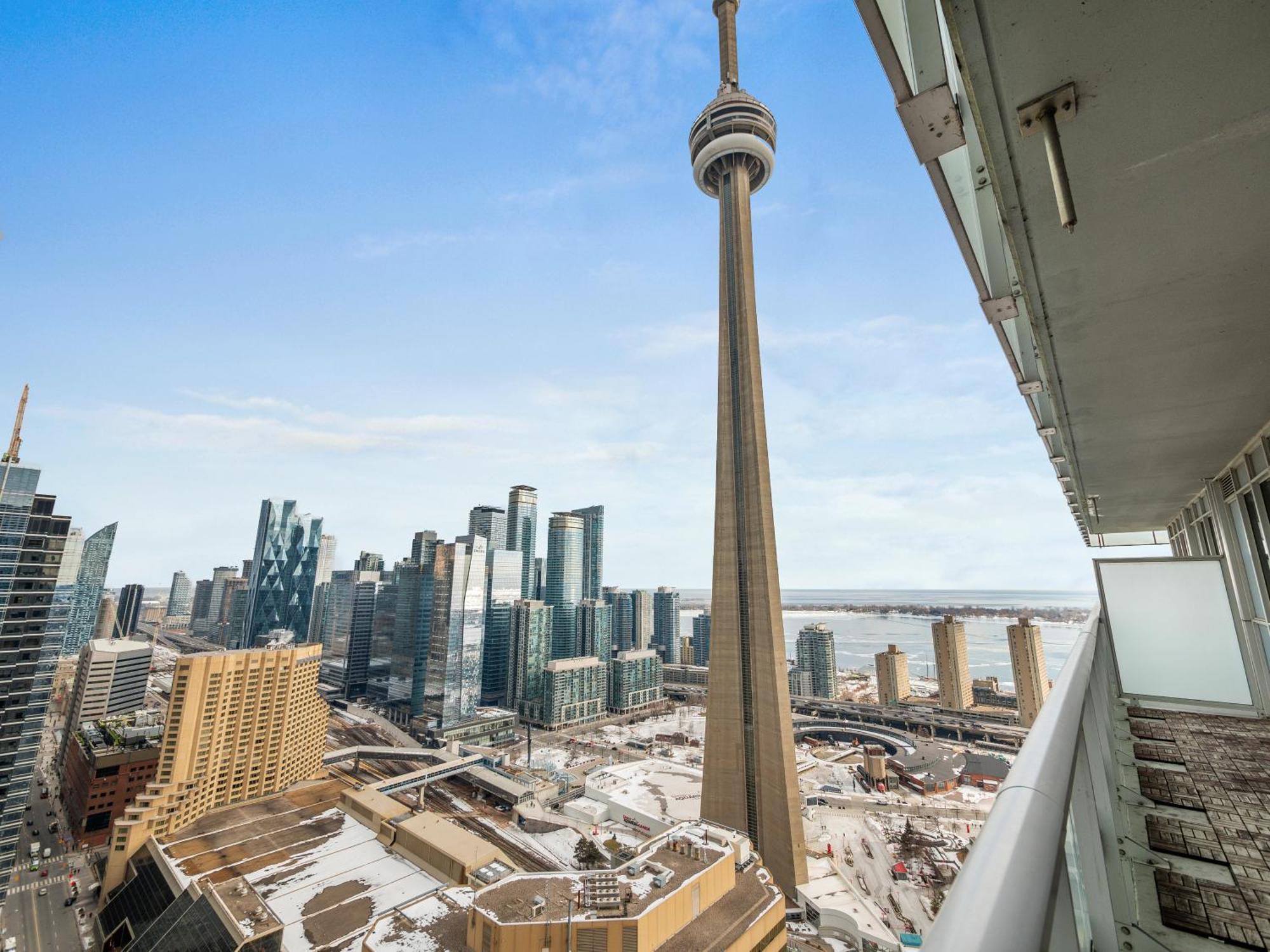 Forma - Downtown - Cn Tower & Rogers Centre * Toronto
