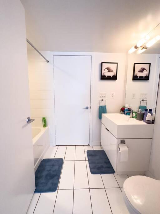 Lakeview 2 Beds Cn Tower Free Parking