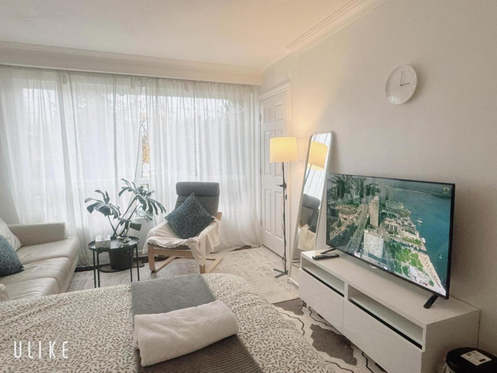 - Free Parking Bed & Breakfast