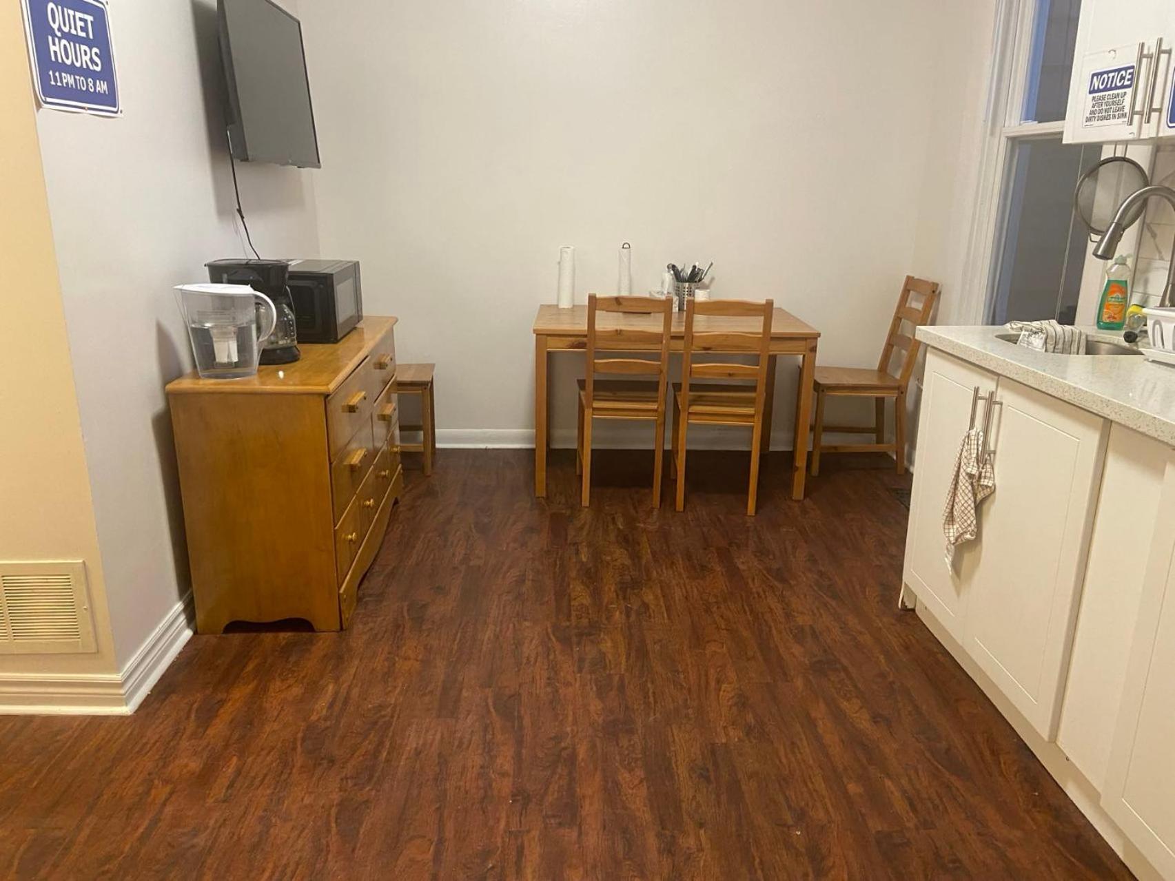 Basemewnt With Private Bathroom 36c Toronto