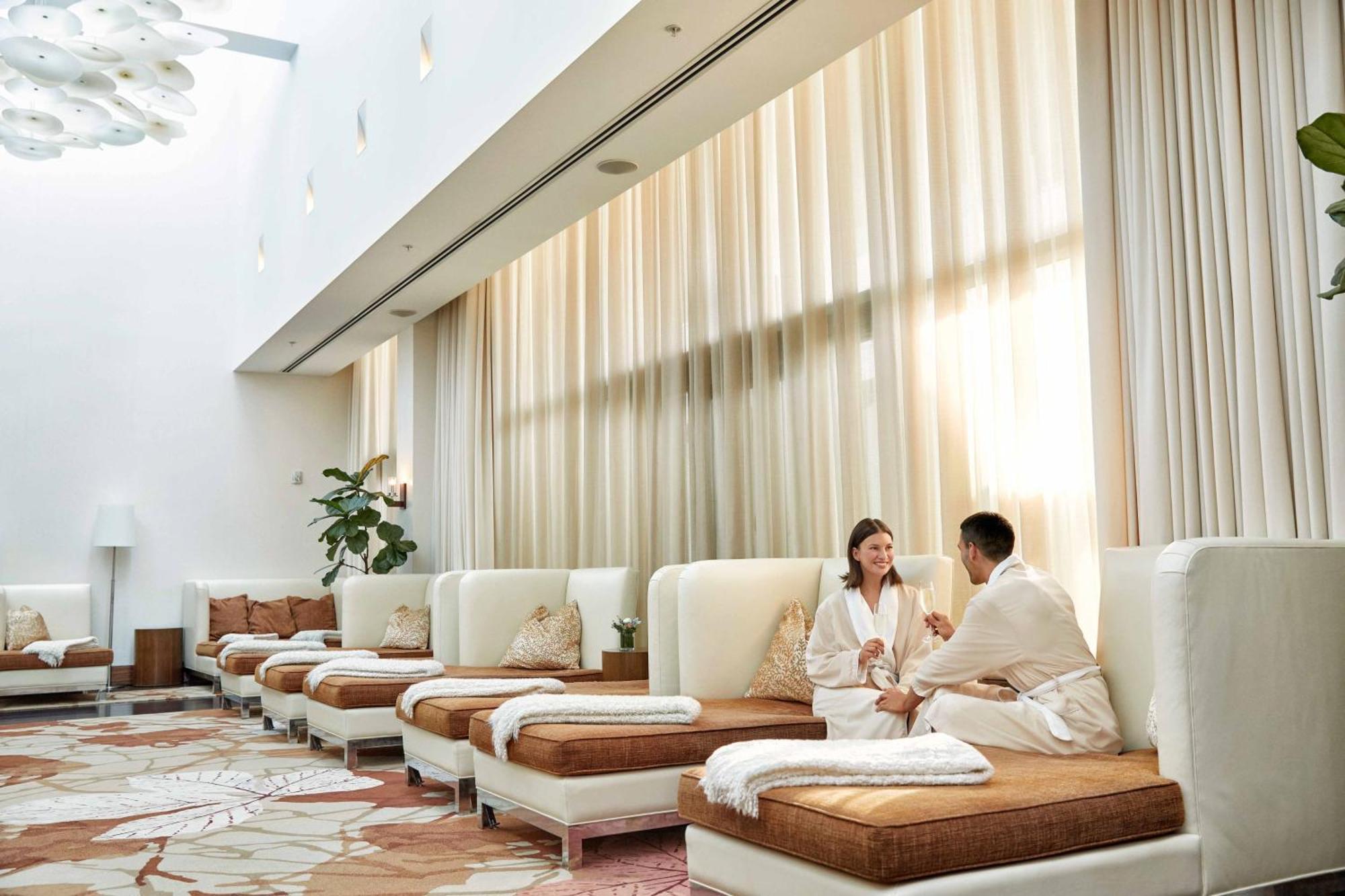 The Ritz-carlton, Hotel Toronto