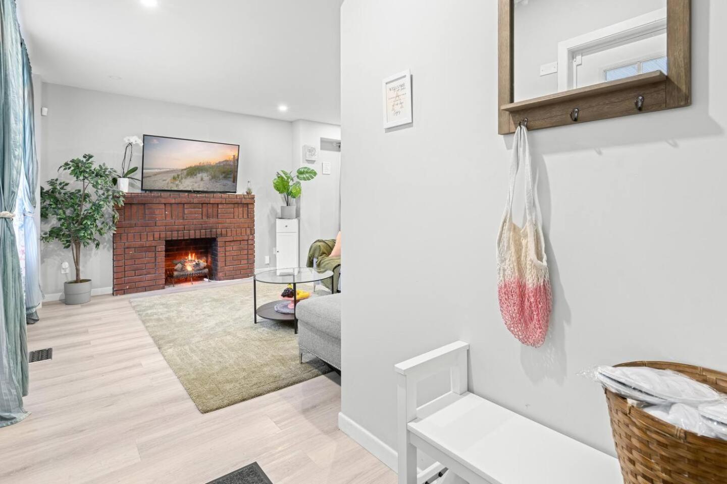 Private Cozy With Free Parking Guest house *