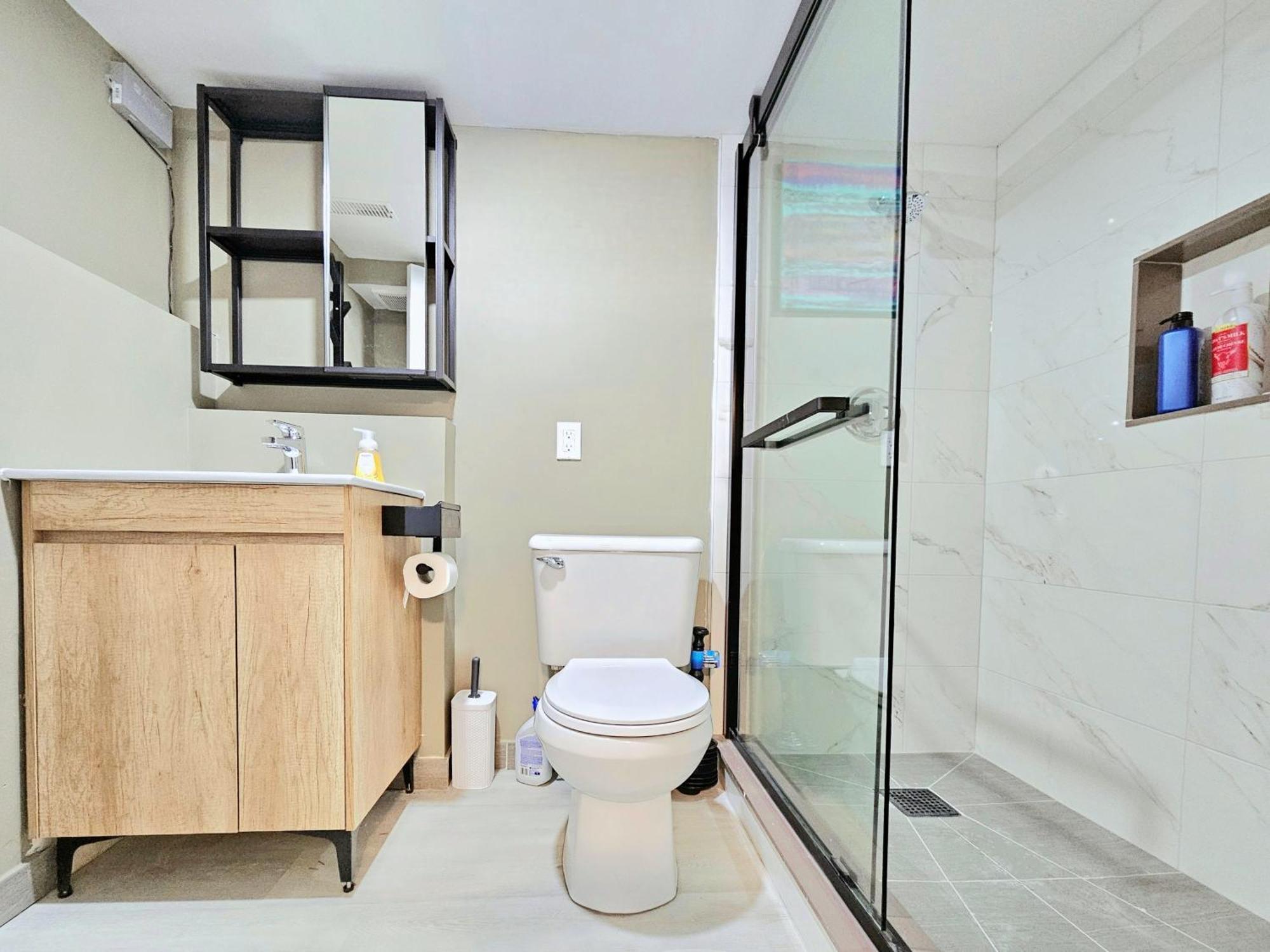 Apartment Downtown - Trinity Bellwood Park Toronto