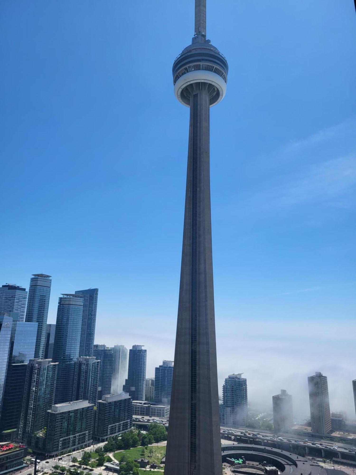 View Cn Tower And From The Sky! Apartment
