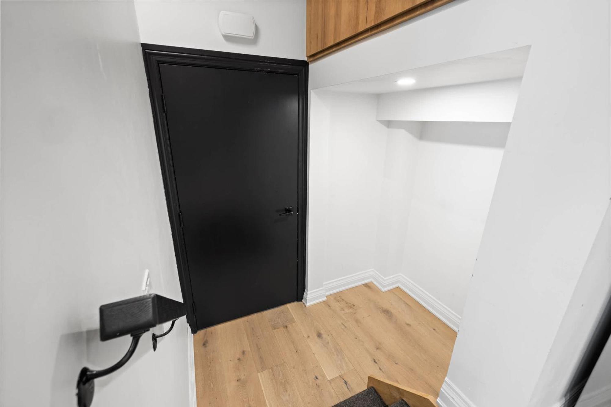 Trendy Parkdale 1-bedroom Getaway W Free Parking Toronto