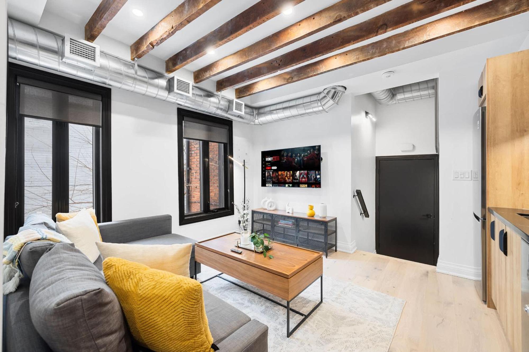 Trendy Parkdale 1-bedroom Getaway W Free Parking Toronto