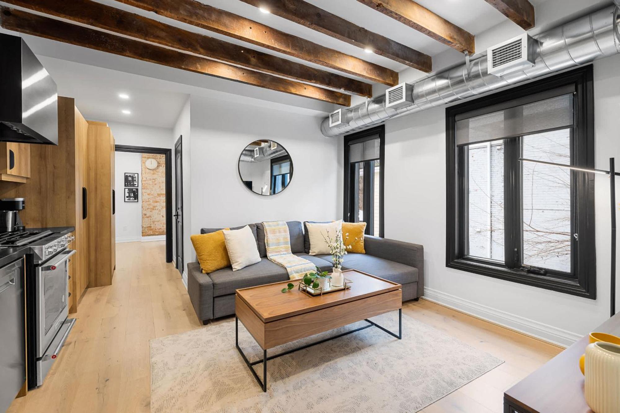 Apartment Trendy Parkdale 1-bedroom Getaway W Free Parking
