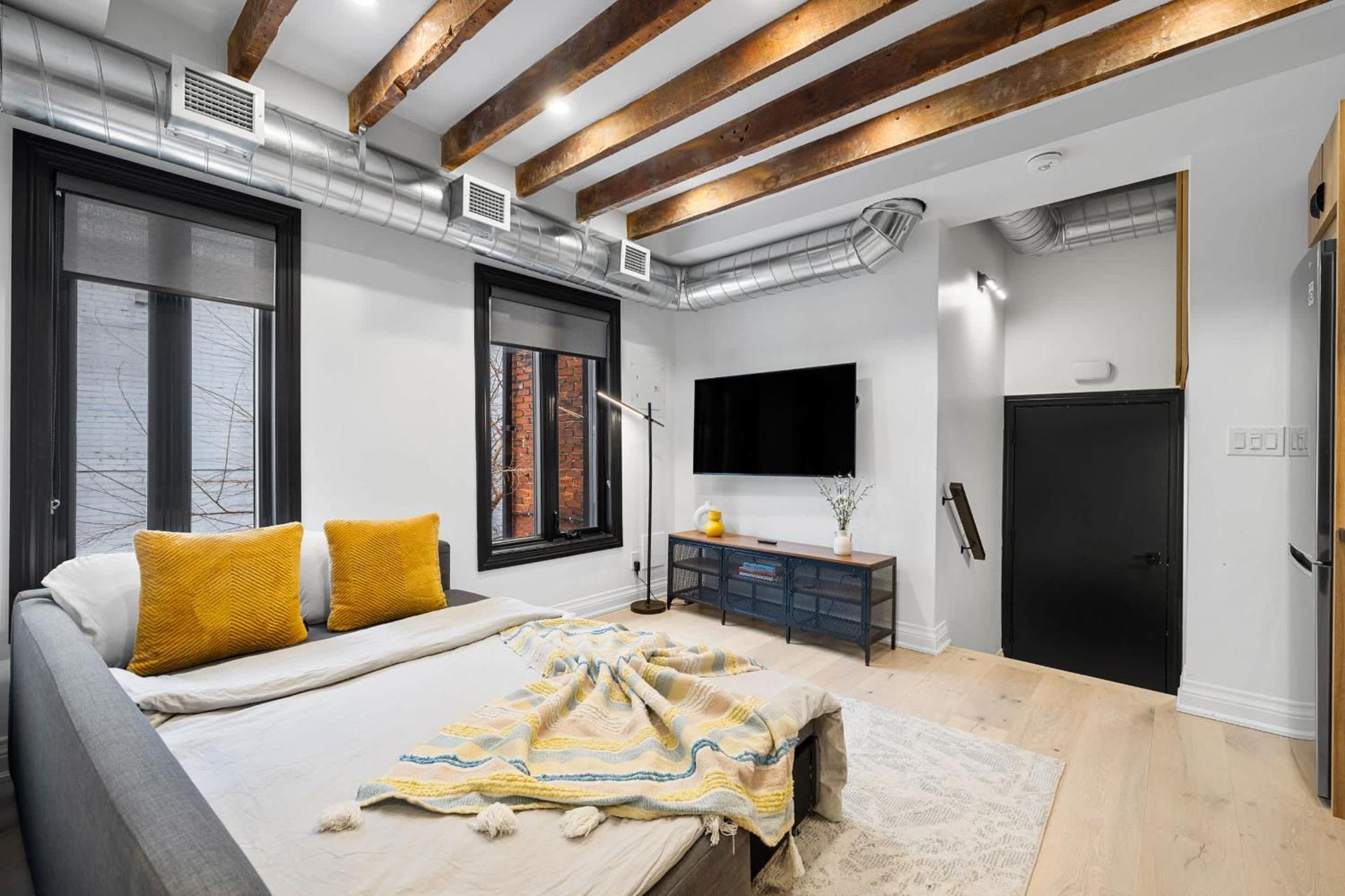 Apartment Trendy Parkdale 1-bedroom Getaway W Free Parking Toronto