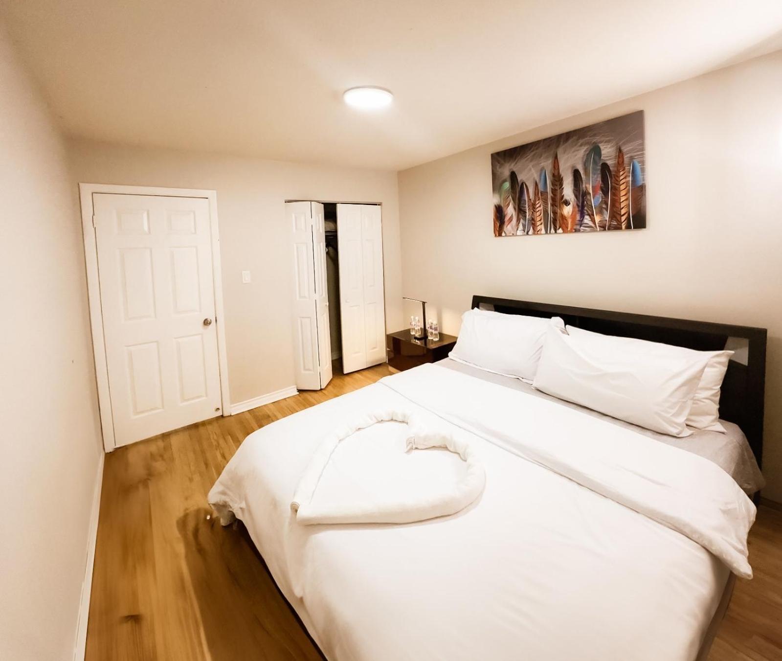 Apartment Full Privacy House With Free Parkings Toronto