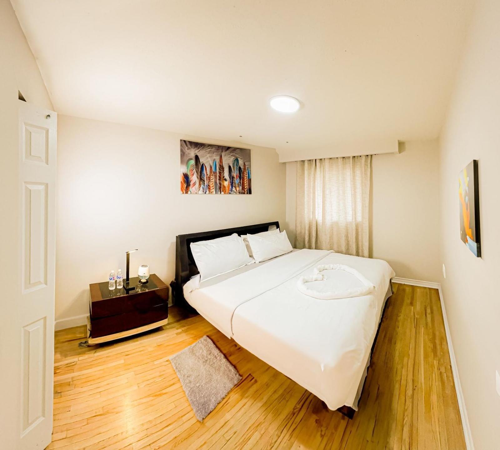 Full Privacy House With Free Parkings * Toronto