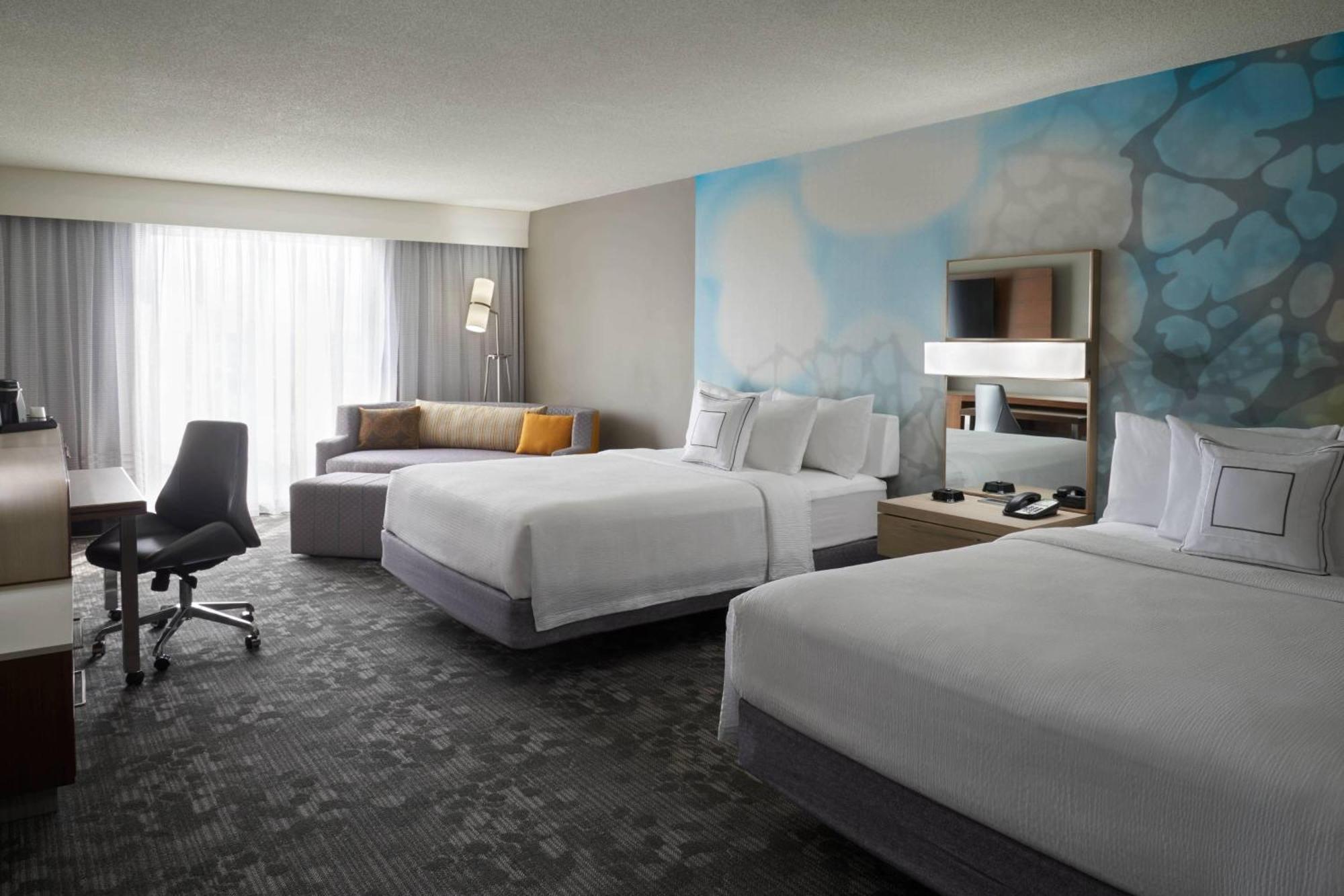 Hotel Courtyard By Marriott Airport Toronto