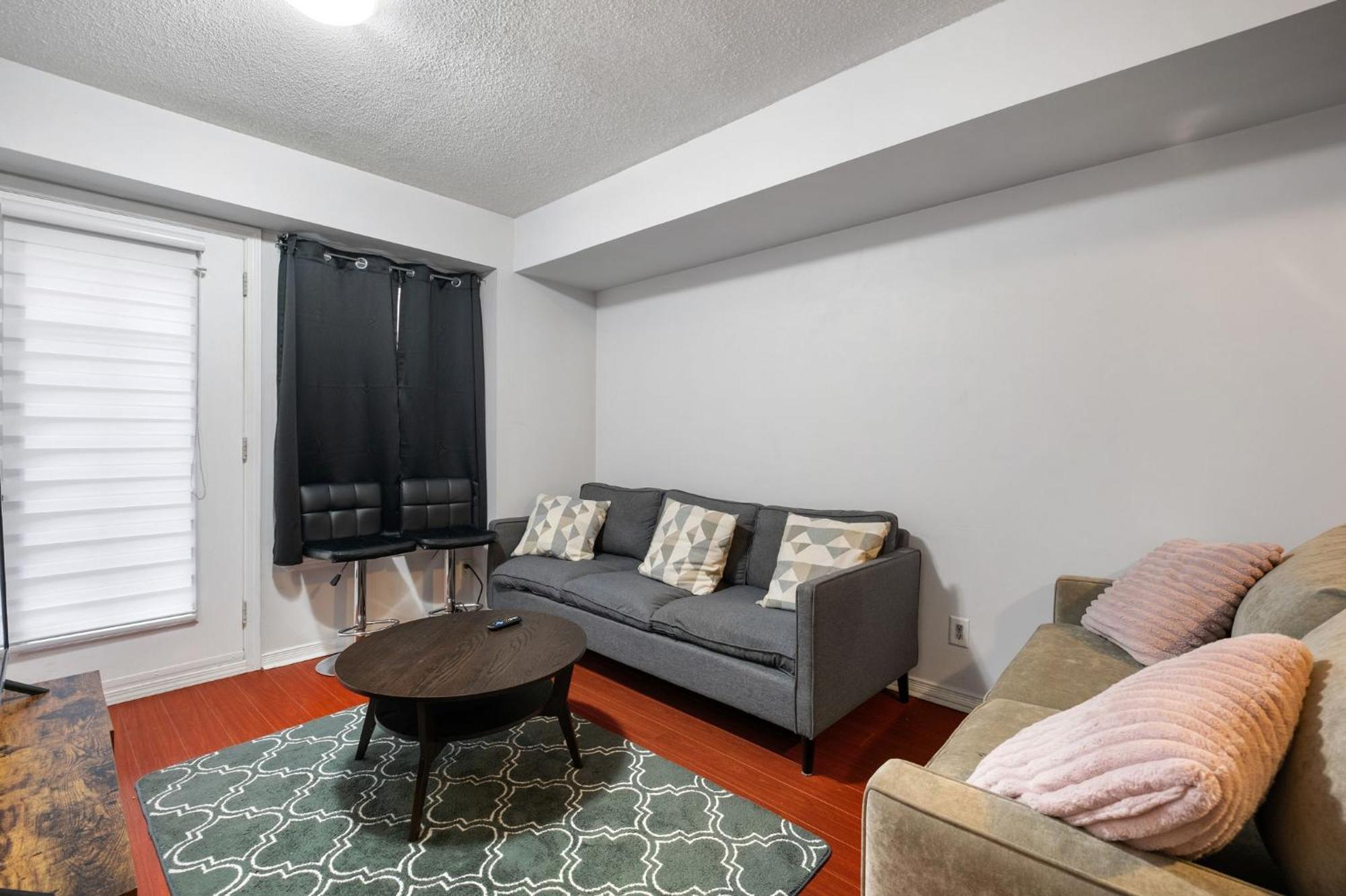 Liberty Village Townhouse Aparthotel *
