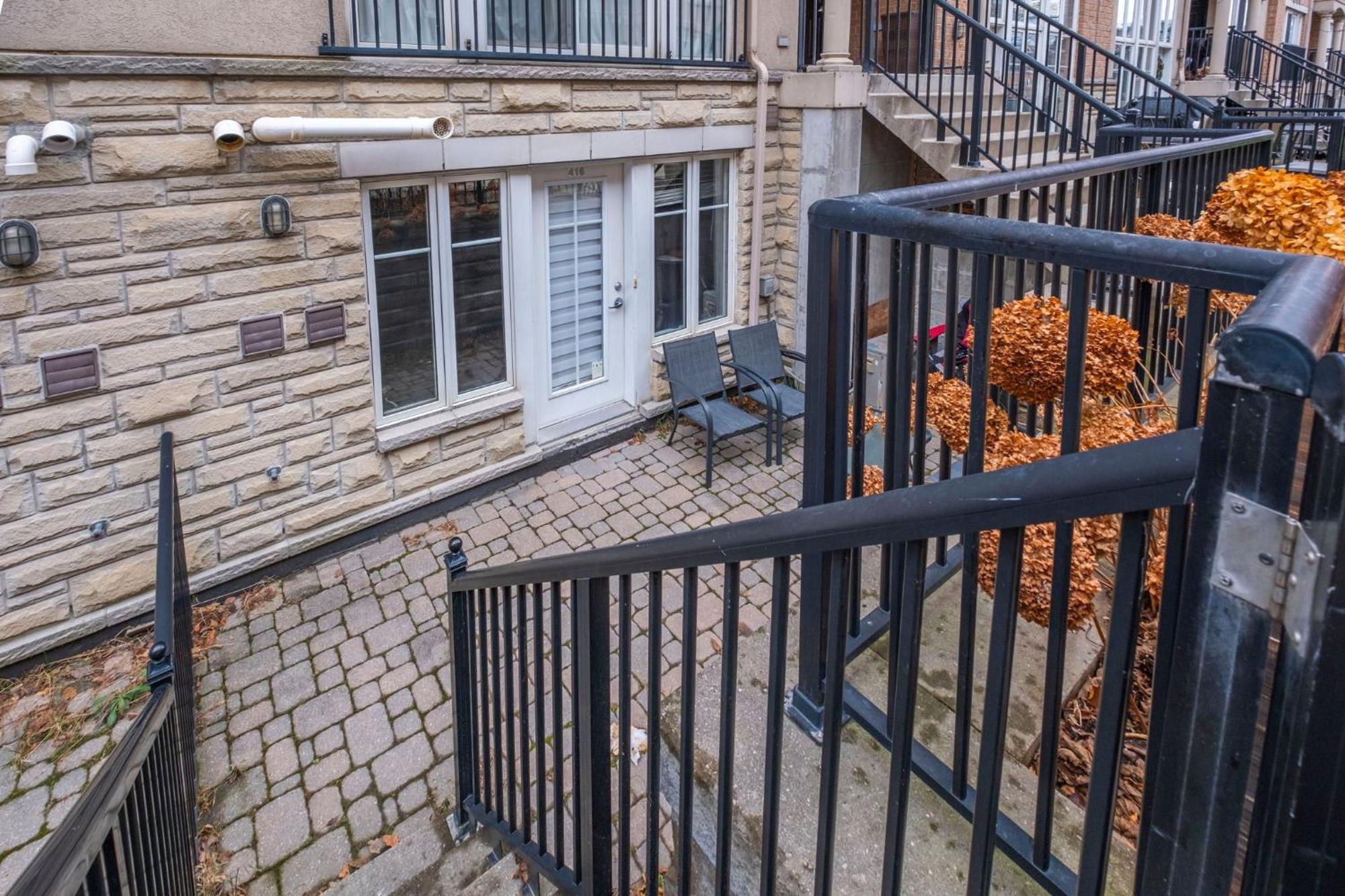 Liberty Village Townhouse Aparthotel